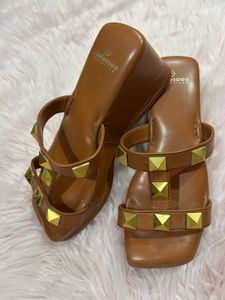 Cushiony And Comfertable Wedge