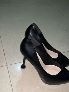 Ask Before Buy Black Leather Stellitos