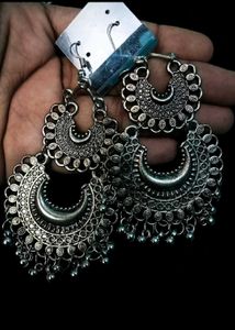 Beautiful Mat Finished Chandbaliya And Necklace