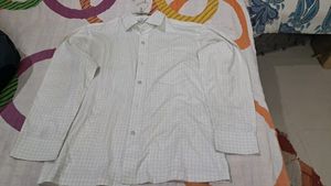Check  Shirt  White. Full Sleeve.
