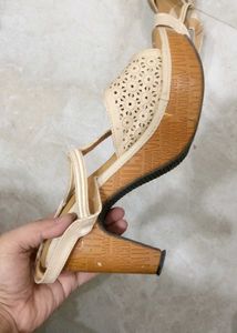 Cute Beige Flats👡