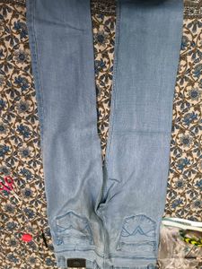 Blue Denim Jeans in 32 waist