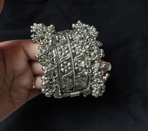 Women Silver Bangle And Bracelet Set