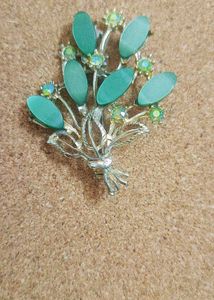 Vintage Gold Tone Floral Brooch