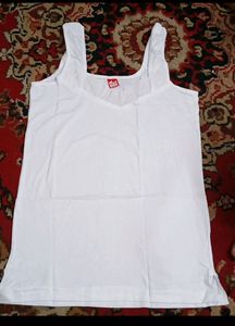 Ladies Shamiz With Beautiful Neck Line Lace