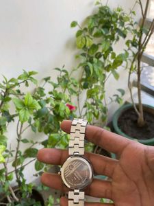 Elegant Women&#39;s Two-Tone Watch