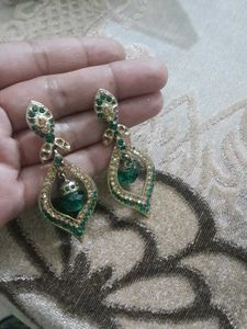 2 Earings,hanging Green Colour And Jhumki Firoji