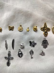 25+ Mix Charms (Gold &amp; Silver) Random Design