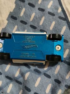 Hot Wheels Zoom In