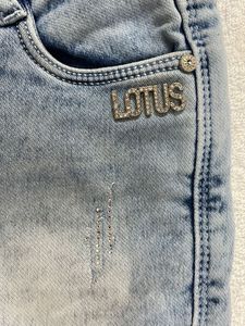 Girl&#39;s Embellished Denim Bottom Wear