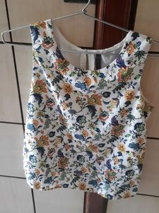 Floral Print Sleeveless Top