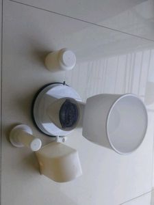 Fruit juicer With Vaccum Base