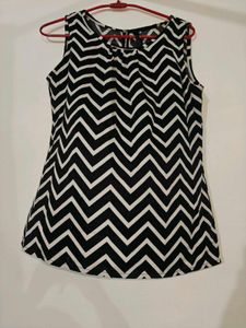Chevron Print Sleeveless Top
