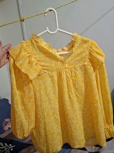 Top With Ballon Sleeves