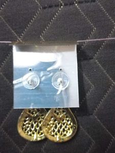 Janvi Gold Teardrop Earrings