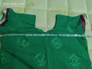 Green &amp; Pink Embroidered Salwar Kameez Suit
