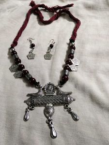 Earings And Necklace.Maroon Colour.