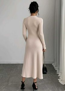 With Tag Elegant Knit Midi Dress