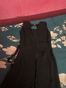 Black Sleeveless Dress