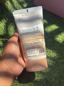 Mamaearth Rice Dewy Bright Face Wash