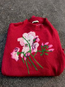 Floral Knit Sweater 🌸🛍️