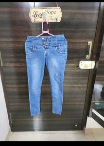 4 Button High Waist Jeans 👖👖