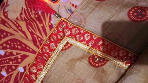 Beautiful Saree Check Vedio