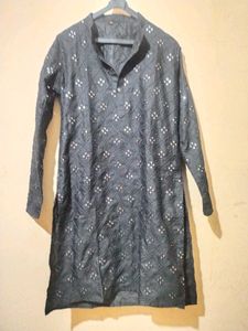 Embroidered Men&#39;s Kurta size M