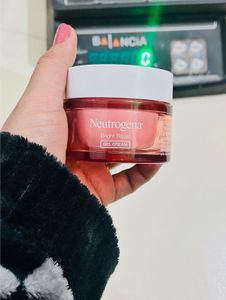 Neutrogena Bright Boost Gel Cream