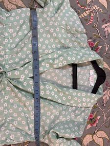 Floral Print front open tie-up shrug