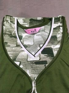 Green &#39;Lady of Walk&#39; Nightgown