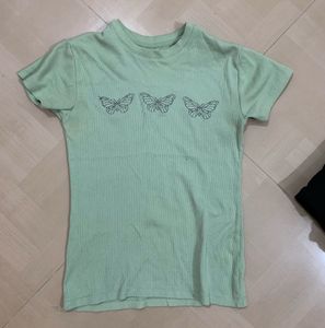Price ReducedWomen’s Green T-shirt