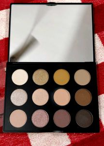 Mac Art Library Eyeshadow Palette
