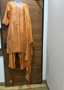 ✨ Peach Embroidered Silk Dupatta Set ✨