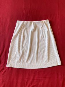 H&amp;M White Mini Skirt