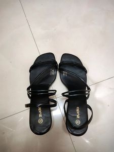 Free Delivery Brand New  Stylish Zudio Heels
