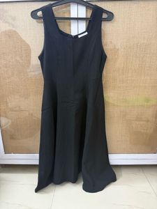Elegant Black Midi Dress