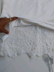 White SleevelessTop