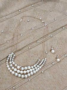 Beautiful Pearl Necklace with earrings