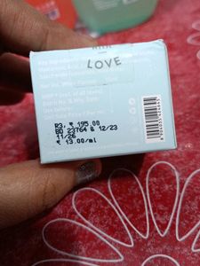 Combo Of 2 DOT &amp; KEY Shower Gel