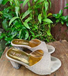 Stylish Women Transparent Heel Sandal 👠