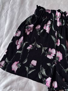 Shein Floral Printed Black Shorts