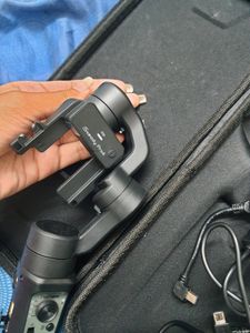 Hohem iSteady Pro 4 3-Axis Gimbal Stabilizerfor Go