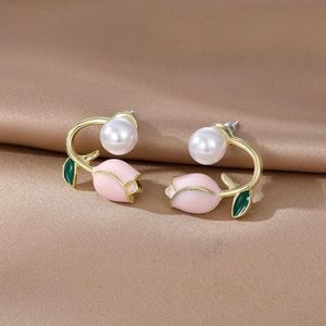 Tulip Pearl Earrings