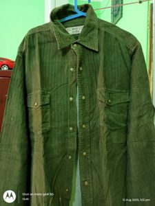 thrifted vintage fit shirt olive / sap green