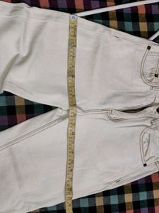 New Jeans Off-white