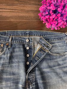 Authentic Levi&#39;s 501 Jeans