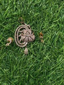 Pendant Set With Earnings