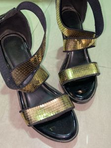 Super Hot Black And Gold Sequin Heels✨🖤on Sale