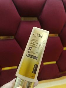 Lakme Sun Expert Dry Matte Fluid SPF 50
